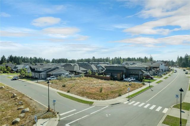 3 of 14 - 730 Beaver Creek Blvd, Campbell River, BC