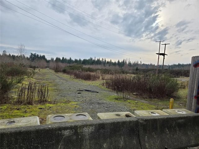 2 of 7 - 4040 Comox Logging Rd, Courtenay, BC