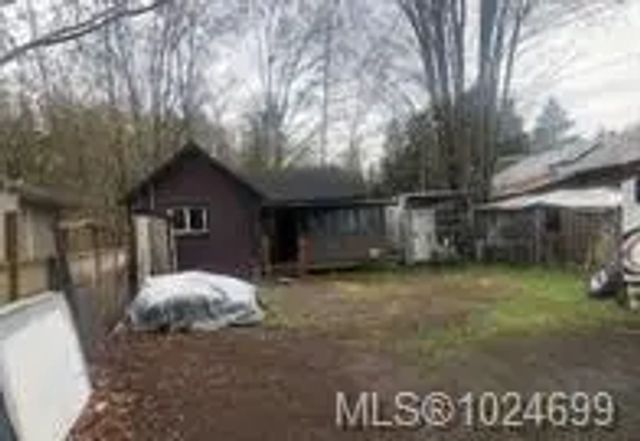 2 of 8 - 2406 Nanoose Beach Rd, Nanoose Bay, BC