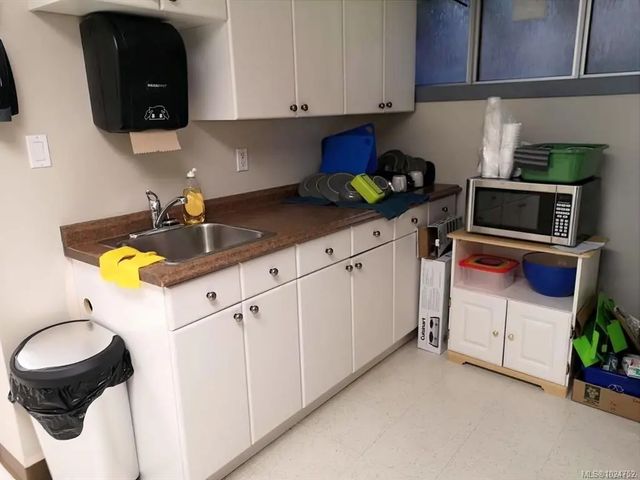 4 of 12 - 300 Terminal Ave S, Nanaimo, BC