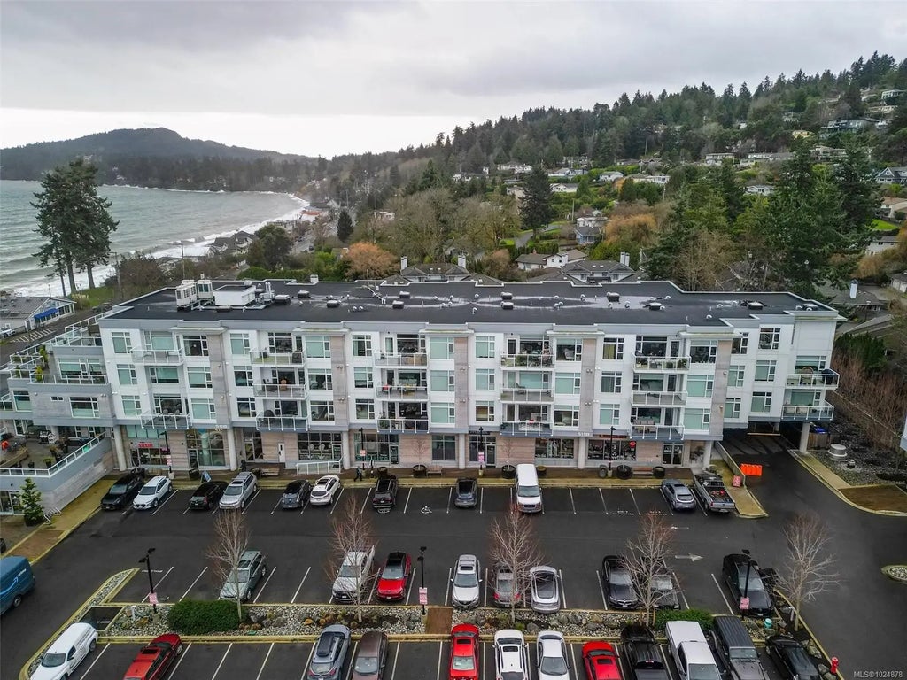 5118 Cordova Bay Rd 203, Saanich