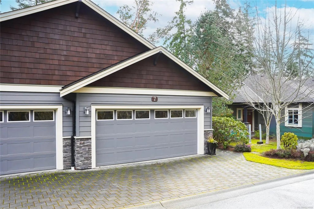 2319 Chilco Rd 7, View Royal