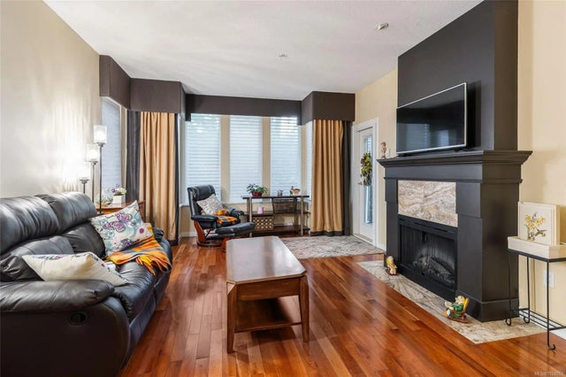 5660 Edgewater Lane 103, Nanaimo