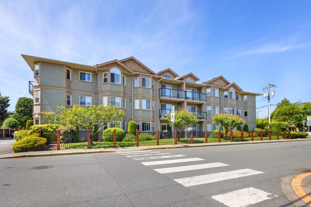 650 Dobson Rd 102, Duncan