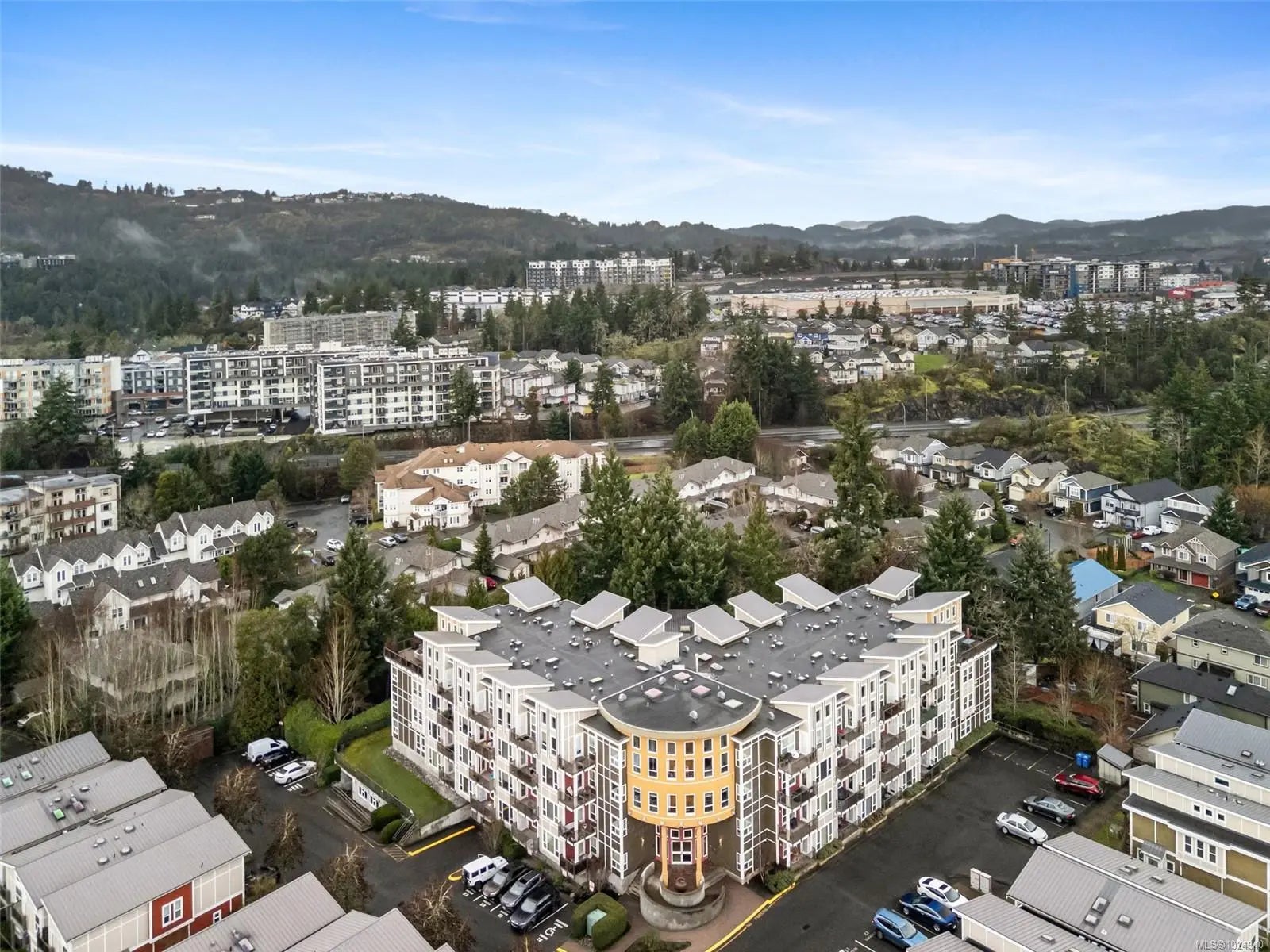 MLS #1024940 for Sale at 866 Brock Ave 201, in the city of Langford, V9B 0H2