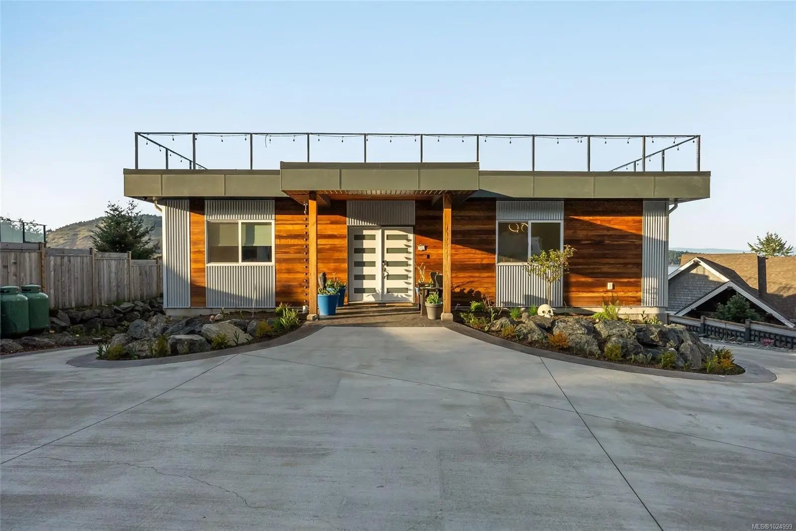 8578 Rumming Rd, in the city of Lantzville Real Estate in BC by ,