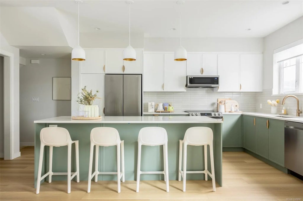 3230 Glendale Pl 113, Langford