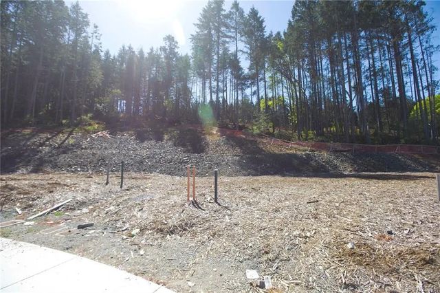 3 of 7 - 113 Whitefish Pl, Nanaimo, BC