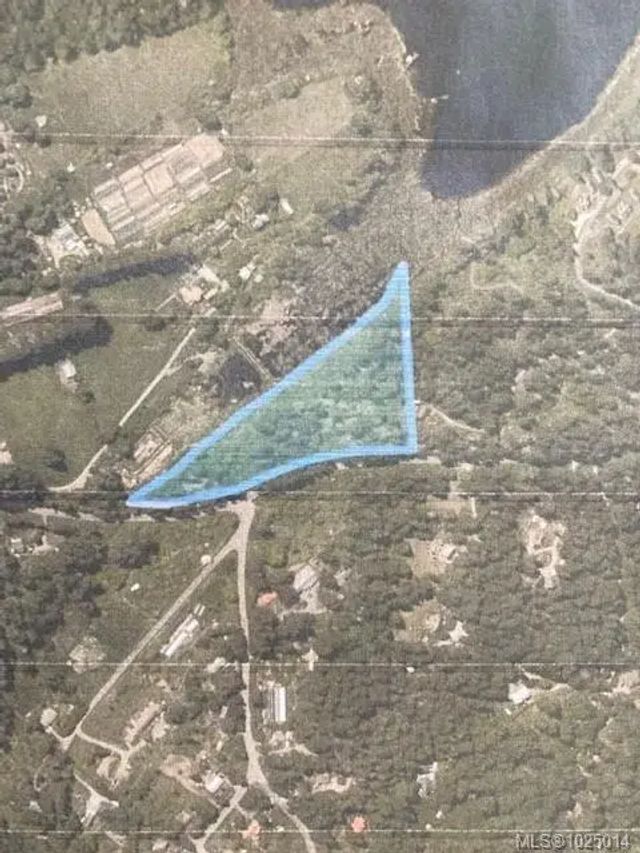 2 of 24 - Lot 5 Robinson Rd, Salt Spring, BC