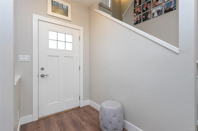 5 of 29 - 3903 Douglas St 5, Saanich, BC