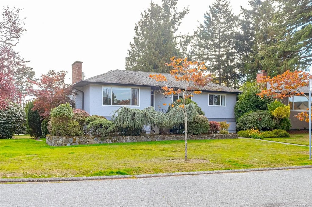 1723 Taylor St, Saanich