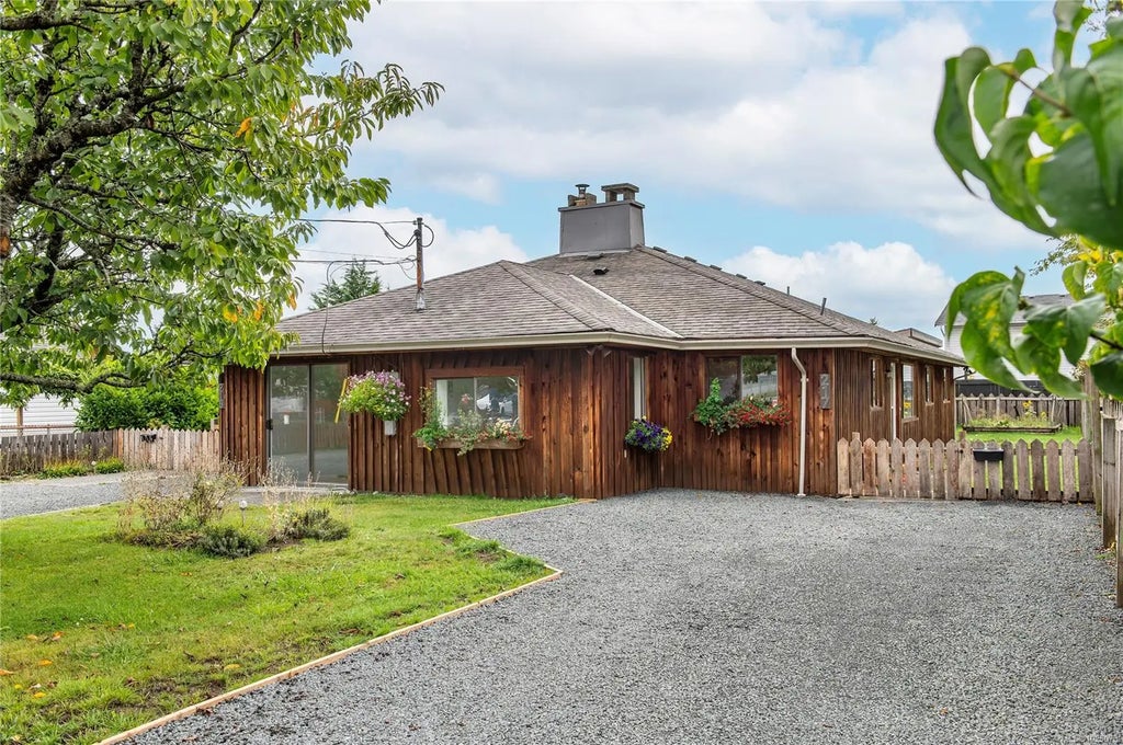 217 Larwood Rd, Campbell River