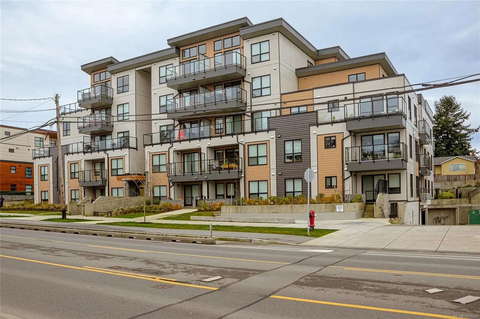 1025099, Residential, 4030 Shelbourne St 203, Saanich, BC, , , V8N 3E4