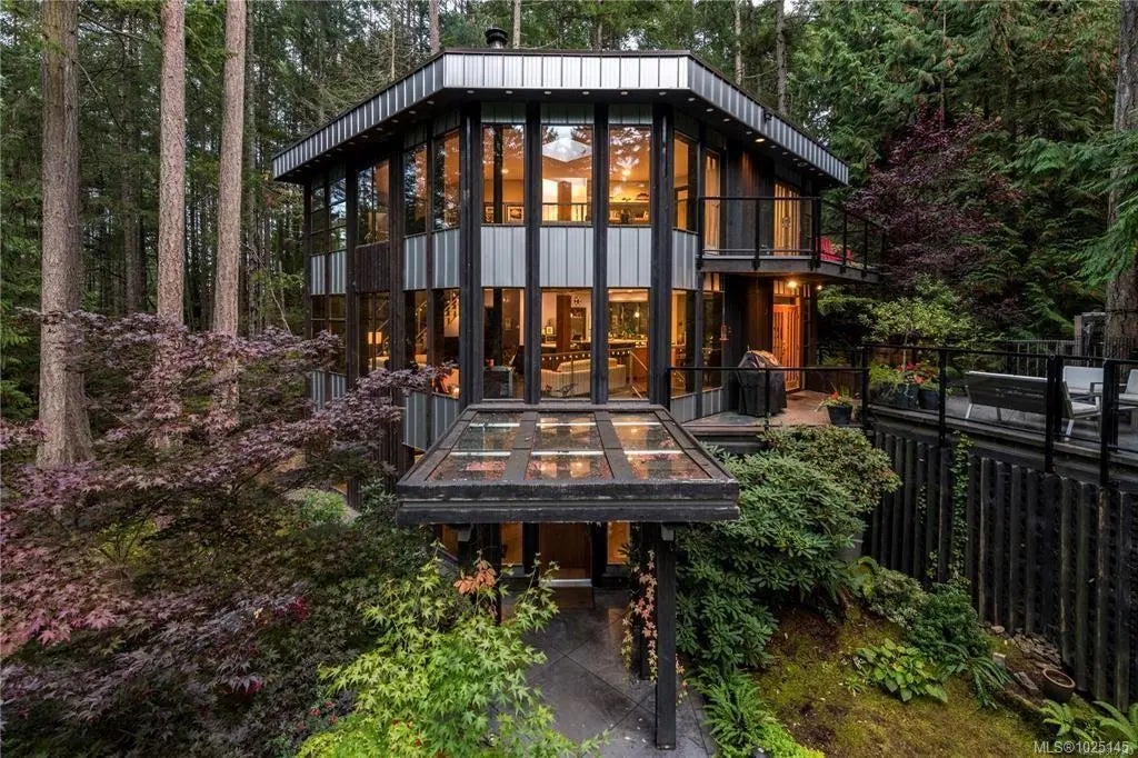 Homes for Sale located at 1457 Howcrest Rd, in the city of North Saanich, BC V8L 5K1