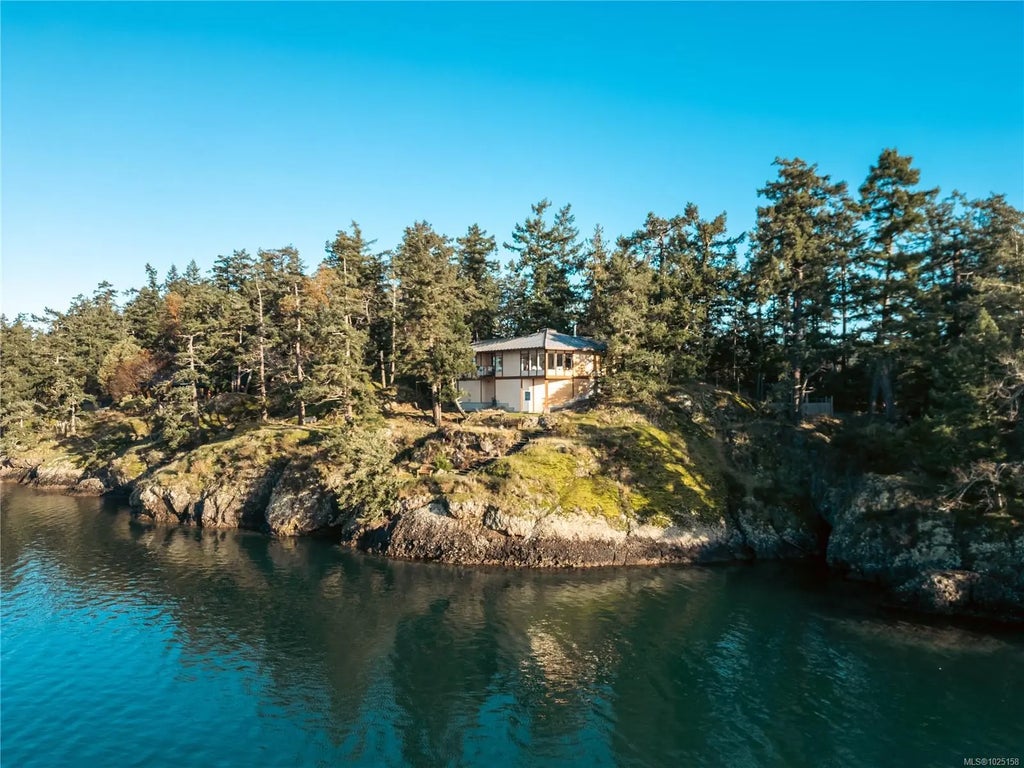 456 Scott Point Dr, Salt Spring