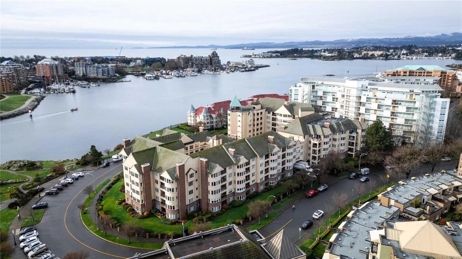 Victoria Real Estate - MLS # 1025199, Residential real estate for Sale in Songhees Point, MLS Listings # 1025199