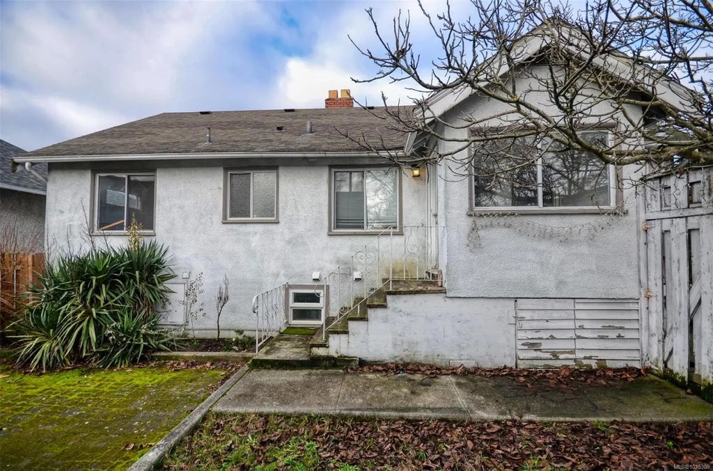 1237 Hillside Ave, Victoria