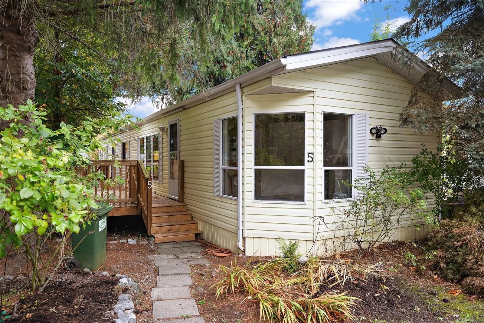 Residential for Sale by 2741 Stautw Rd 5 in the Central Saanich, located in the neighborhood of 