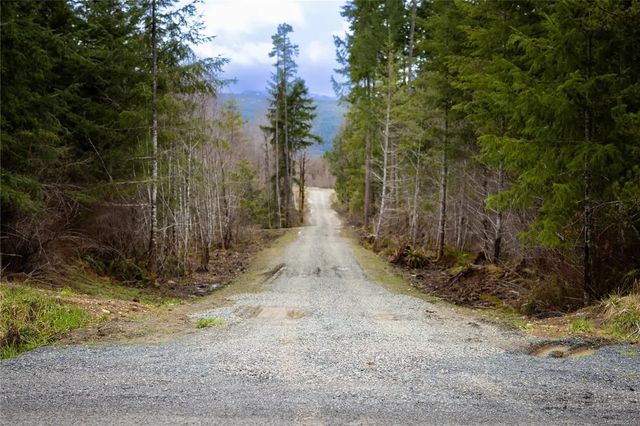 5 of 7 - Lot 1 Flail Rd, Qualicum Beach, BC