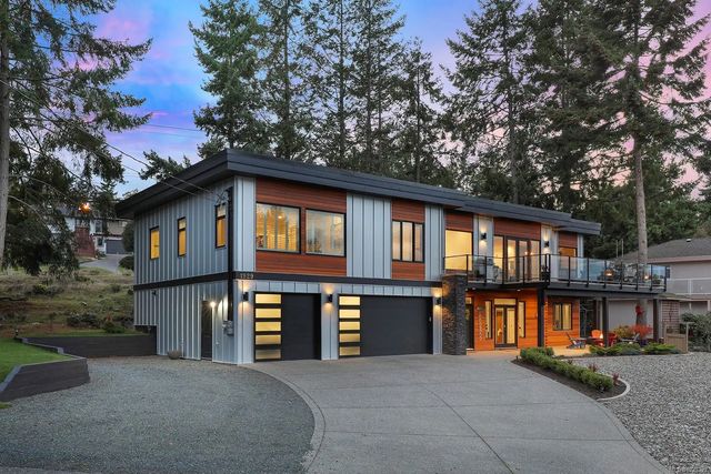 1929 Sea Otter Pl, Nanoose Bay