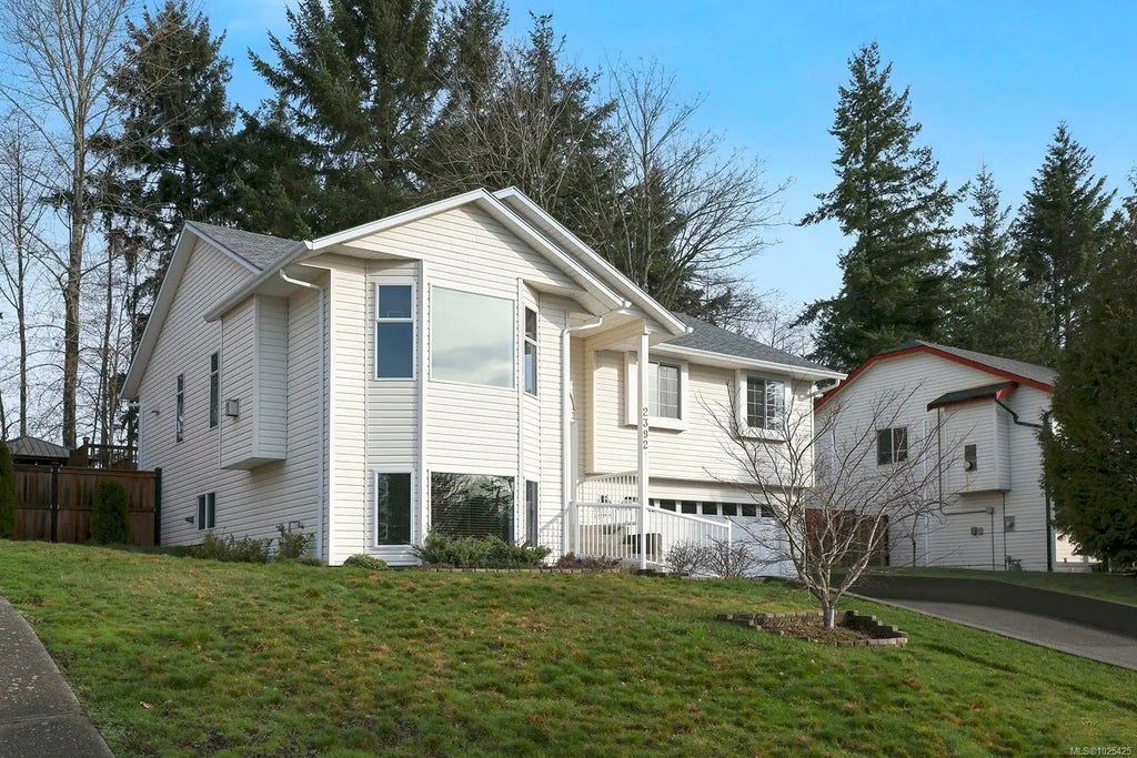 2392 Valley View Dr, Courtenay