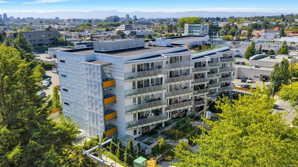 881 Short St 603, Saanich