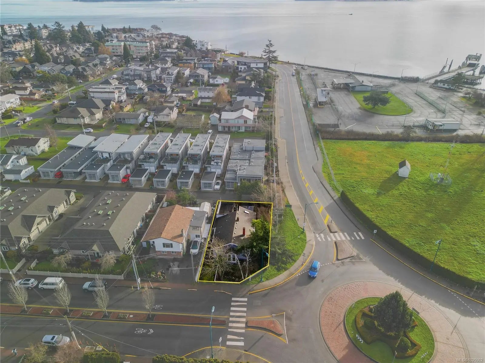 9601 Fifth St, in the city of Sidney Real Estate in BC by ,