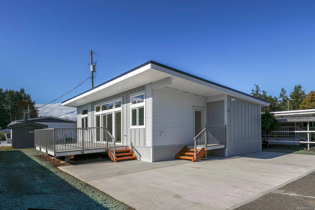 1240 Wilkinson Rd 16, Comox