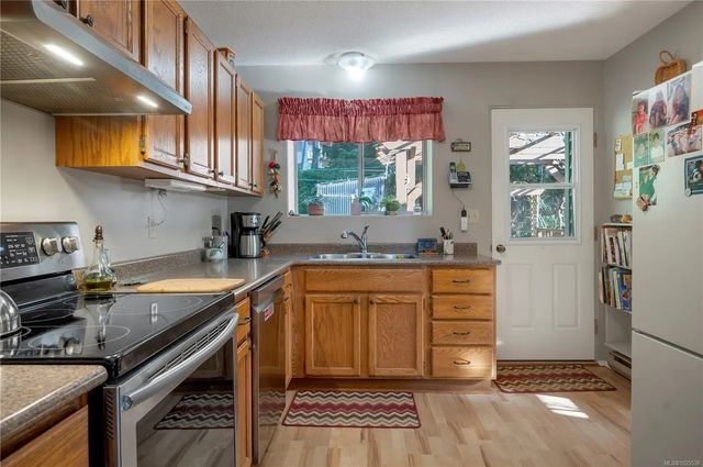 2 of 73 - 698 Plaza Rd, Quadra Island, BC