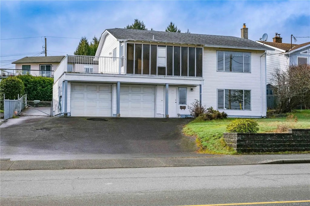 616 Alder St S, Campbell River