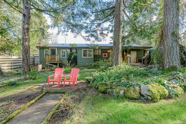 2 of 42 - 126 Maliview Dr, Salt Spring, BC