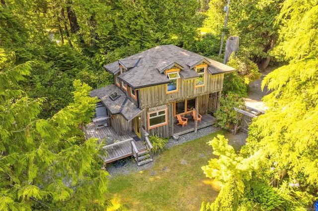 5 of 52 - 1076 Pacific Rim Hwy, Tofino, BC