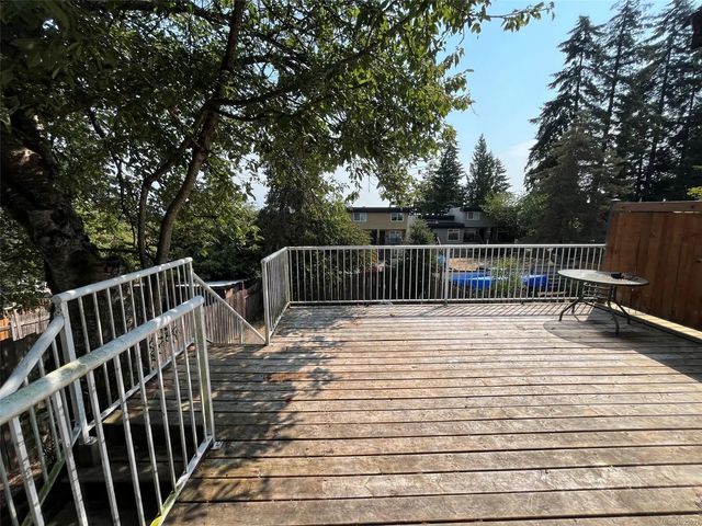 5 of 41 - 834 Holly Hill Rd, Nanaimo, BC