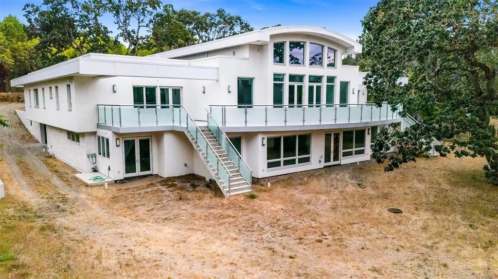 3355 Midland Rd, Oak Bay