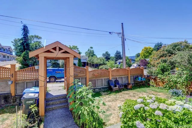 4 of 73 - 604 Kennedy St, Nanaimo, BC