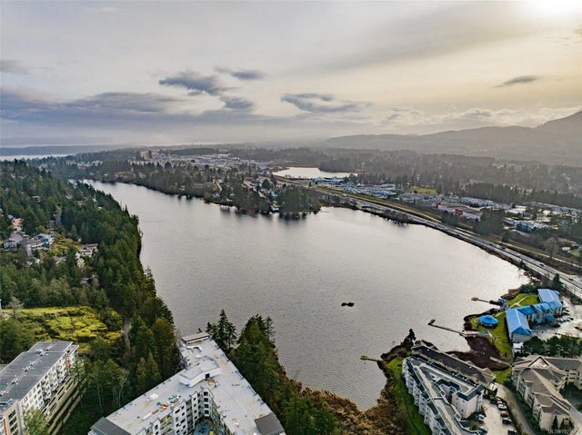 4080 Salal Dr, Nanaimo