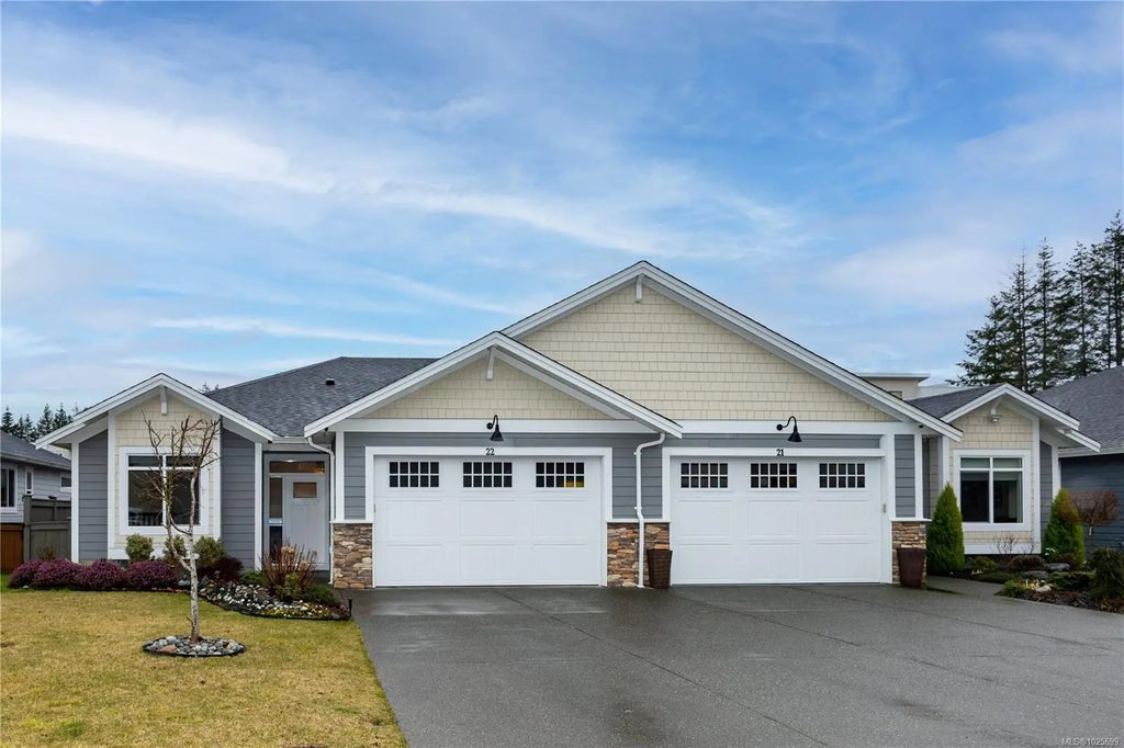 200 Nikola Rd 22, Campbell River