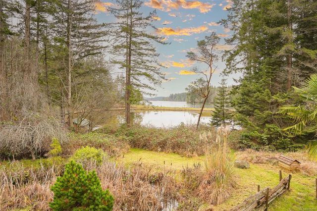 2 of 76 - 89 Pilkey Point Rd, Thetis Island, BC