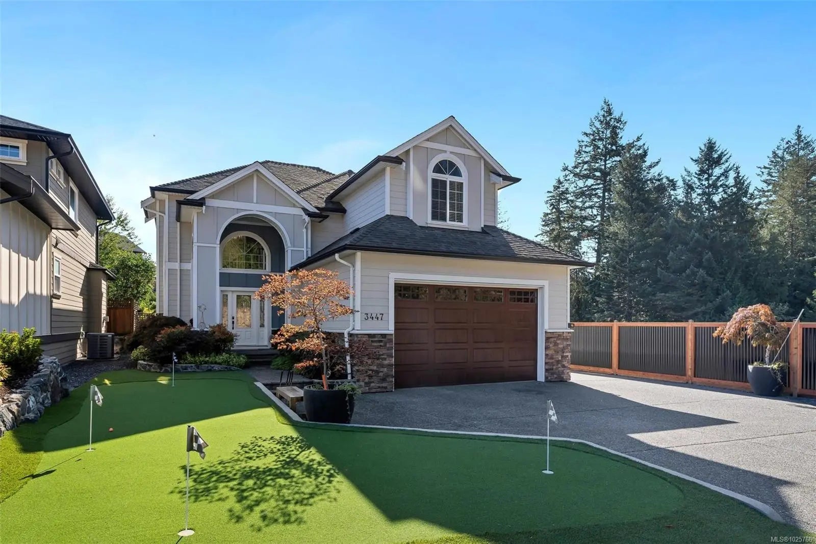 MLS #1025766 for Sale at 3447 Resolution Way, in the city of Colwood, V9C 3B5