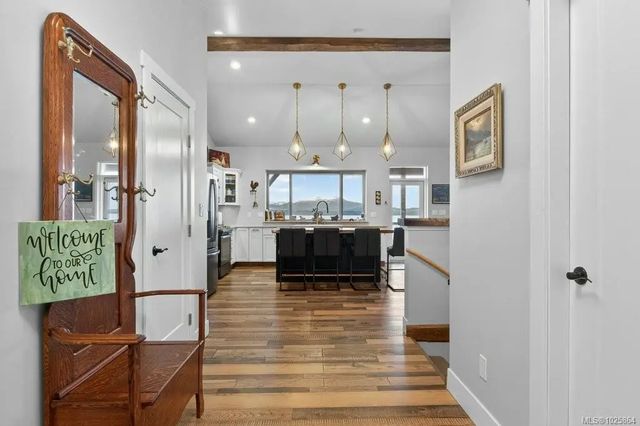2 of 89 - 420 1st St, Sointula, BC