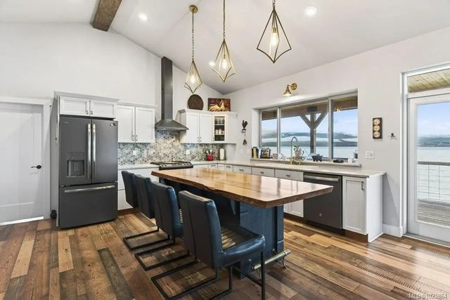 5 of 89 - 420 1st St, Sointula, BC