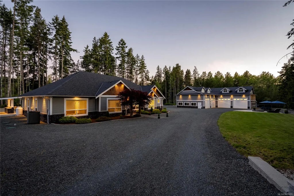 1407 Leffler Rd, Errington