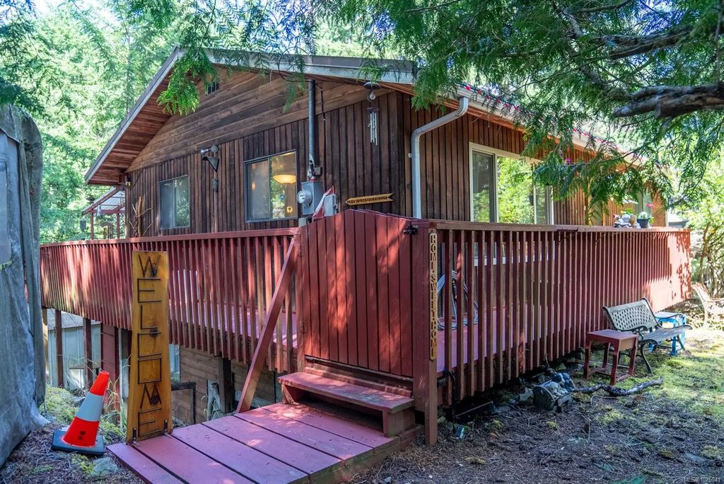 2611 Gunwhale Rd, Pender Island