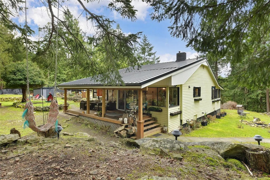 370 Campbell Bay Rd, Mayne Island