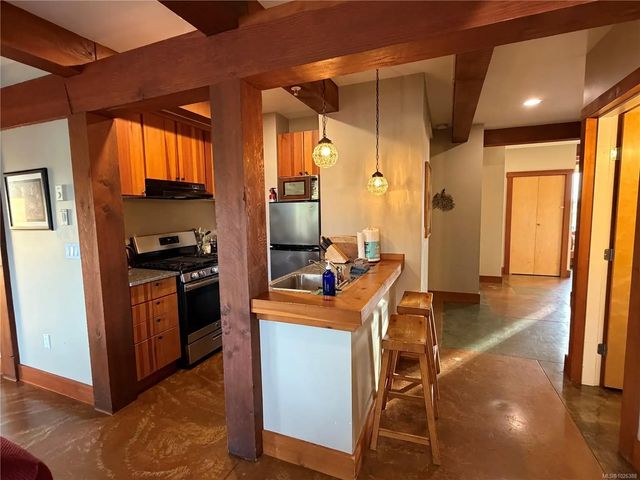 5 of 20 - 1645 Cedar Rd 206, Ucluelet, BC