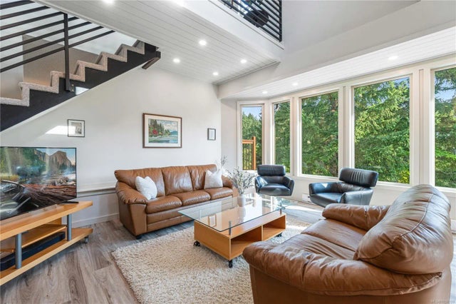 3132 Robin Hood Dr, Nanaimo