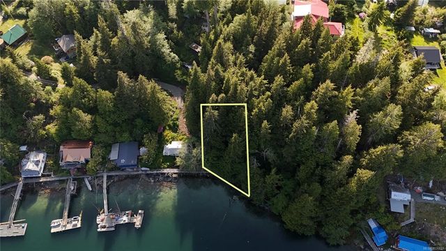 2 of 6 - 167 Regent St 7, Bamfield, BC