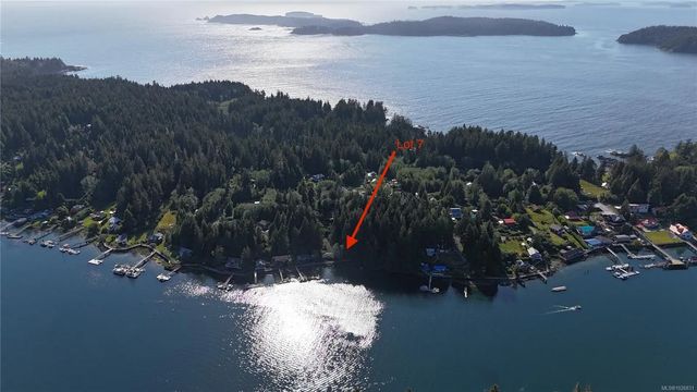 4 of 6 - 167 Regent St 7, Bamfield, BC