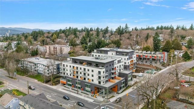 2 of 27 - 1102 Esquimalt Rd 203, Esquimalt, BC