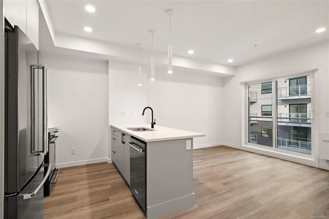 5 of 30 - 1102 Esquimalt Rd 303, Esquimalt, BC